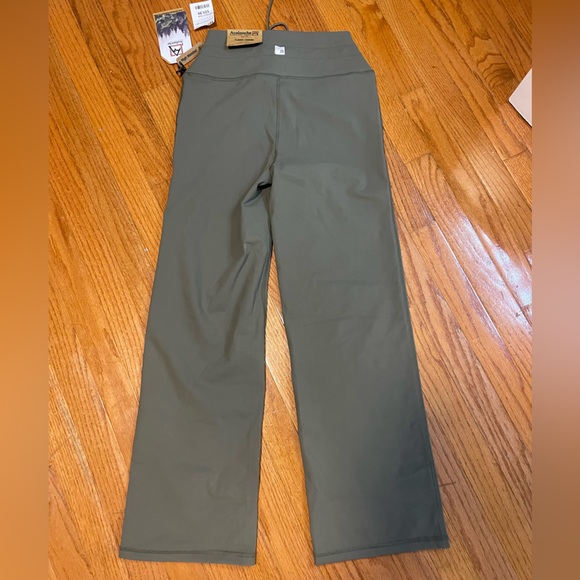 Green pants from tj-max. - Picture 1 of 2